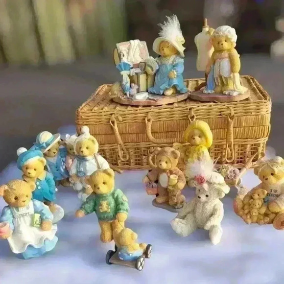 Cherished Teddies Other - Cherished Teddy set, 11 Figurines